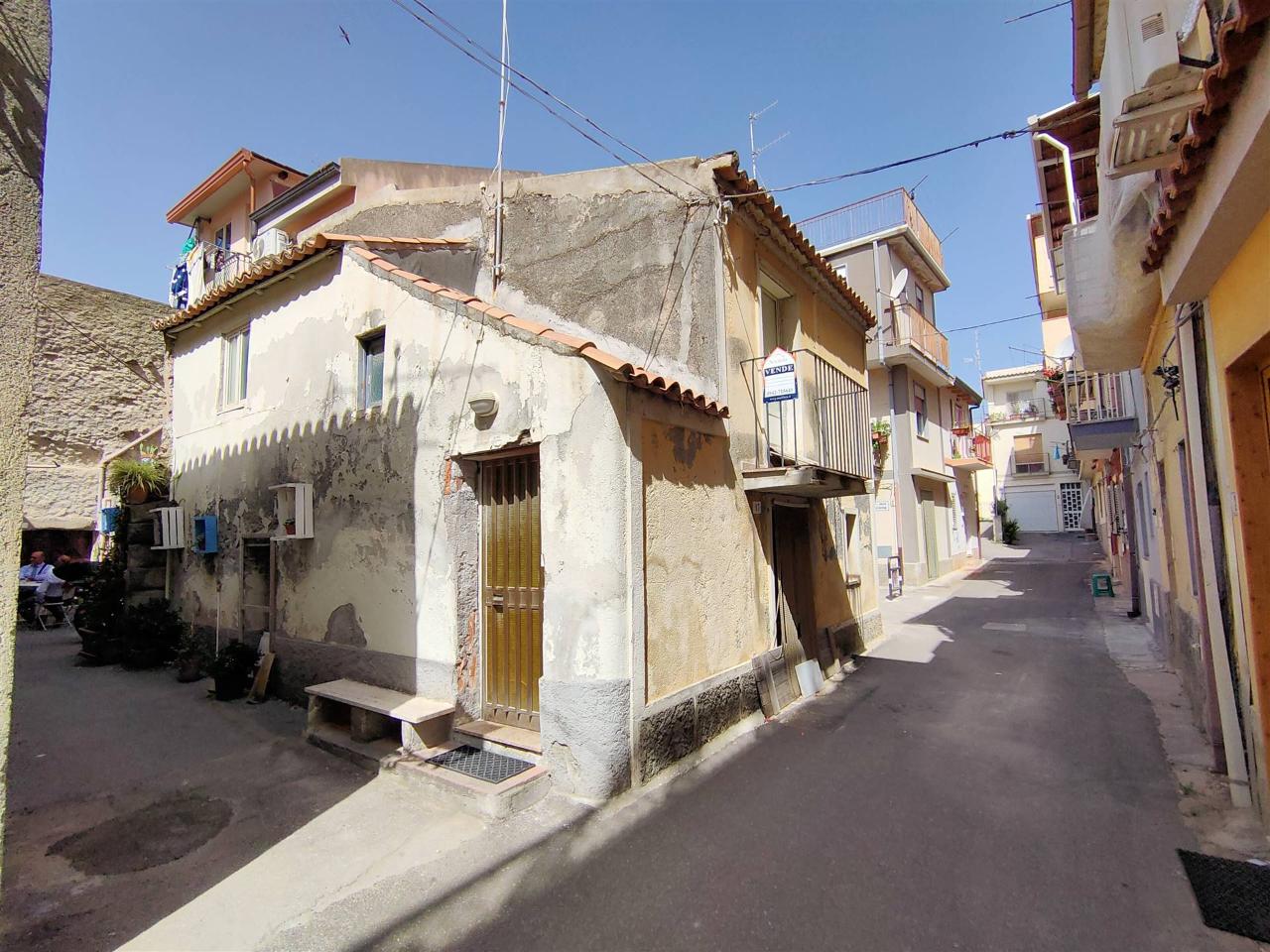 Terratetto in vendita a Nizza Di Sicilia
