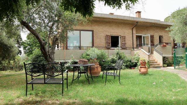 Villa in {3}, Str. Lancisi - Foto 1