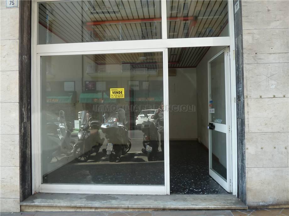 Negozio in Via Agosti 67, Sanremo, {3} - Foto 1