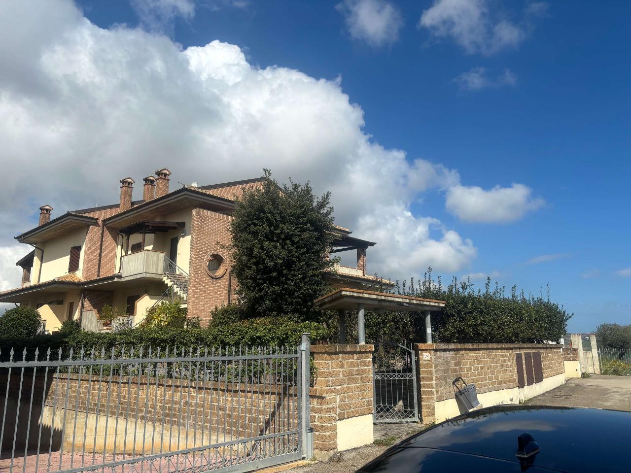 Porzione di villa in vendita a Citta' Sant'Angelo
