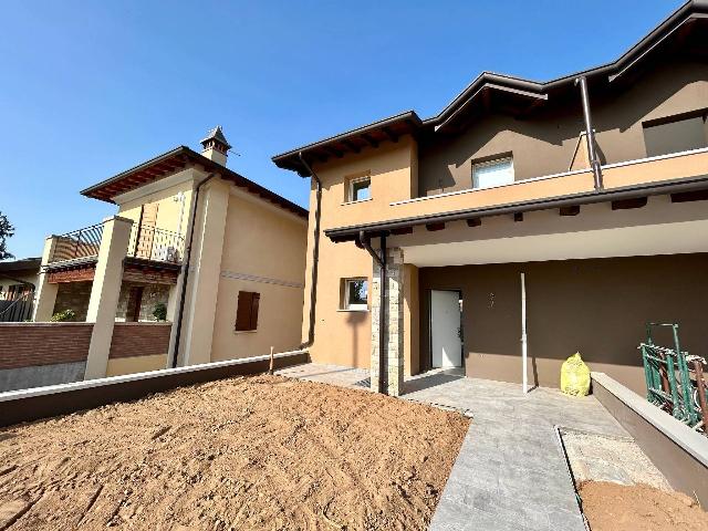 Terraced house in Via delle Bine, Coccaglio - Photo 1