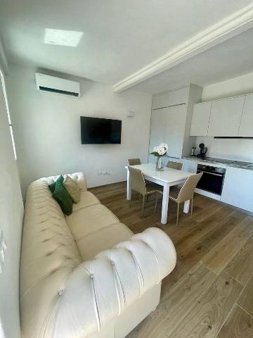 2-room flat in Via Don l. Minzoni, Corte Franca - Photo 1