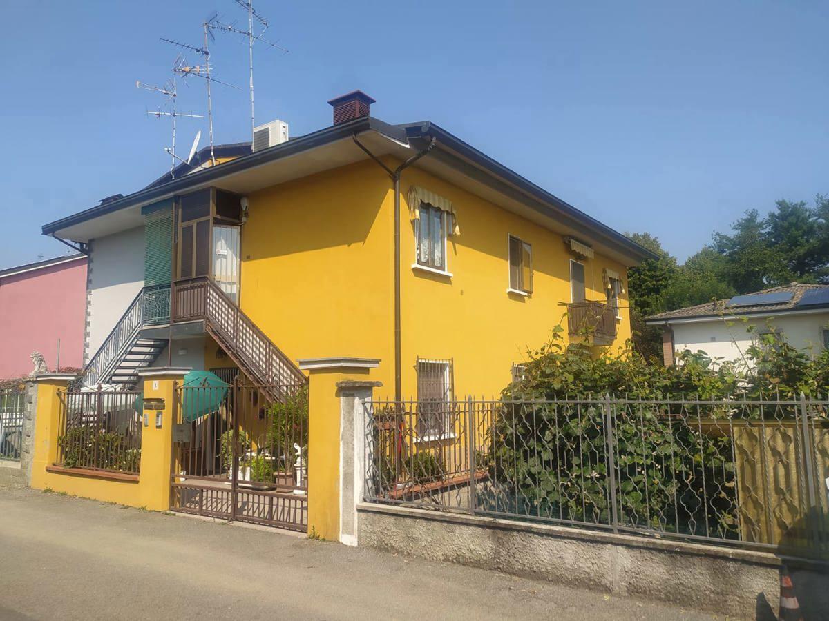 Appartamento in vendita a Lacchiarella