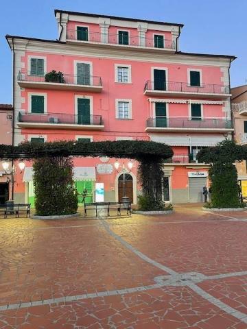 Vierzimmerwohnung in Piazza Giacomo Matteotti, Porto Azzurro - Foto 1