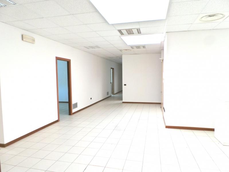 Ufficio in , Pozzuolo Del Friuli, {3} - Foto 1