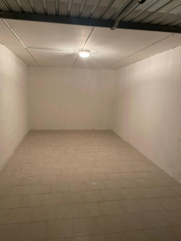 Parcheggio chiuso in , Parma, {3} - Foto 2