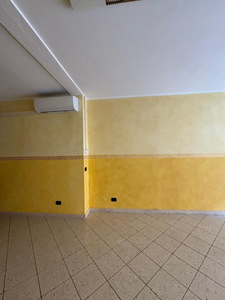 Negozio in , Fornovo Di Taro, {3} - Foto 2