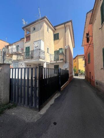 3-room flat in Via Vittorio Emanuele, Colleferro - Photo 1