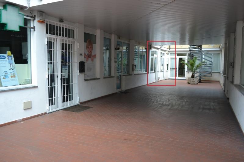Palazzina commerciale in , Tovo San Giacomo, {3} - Foto 2