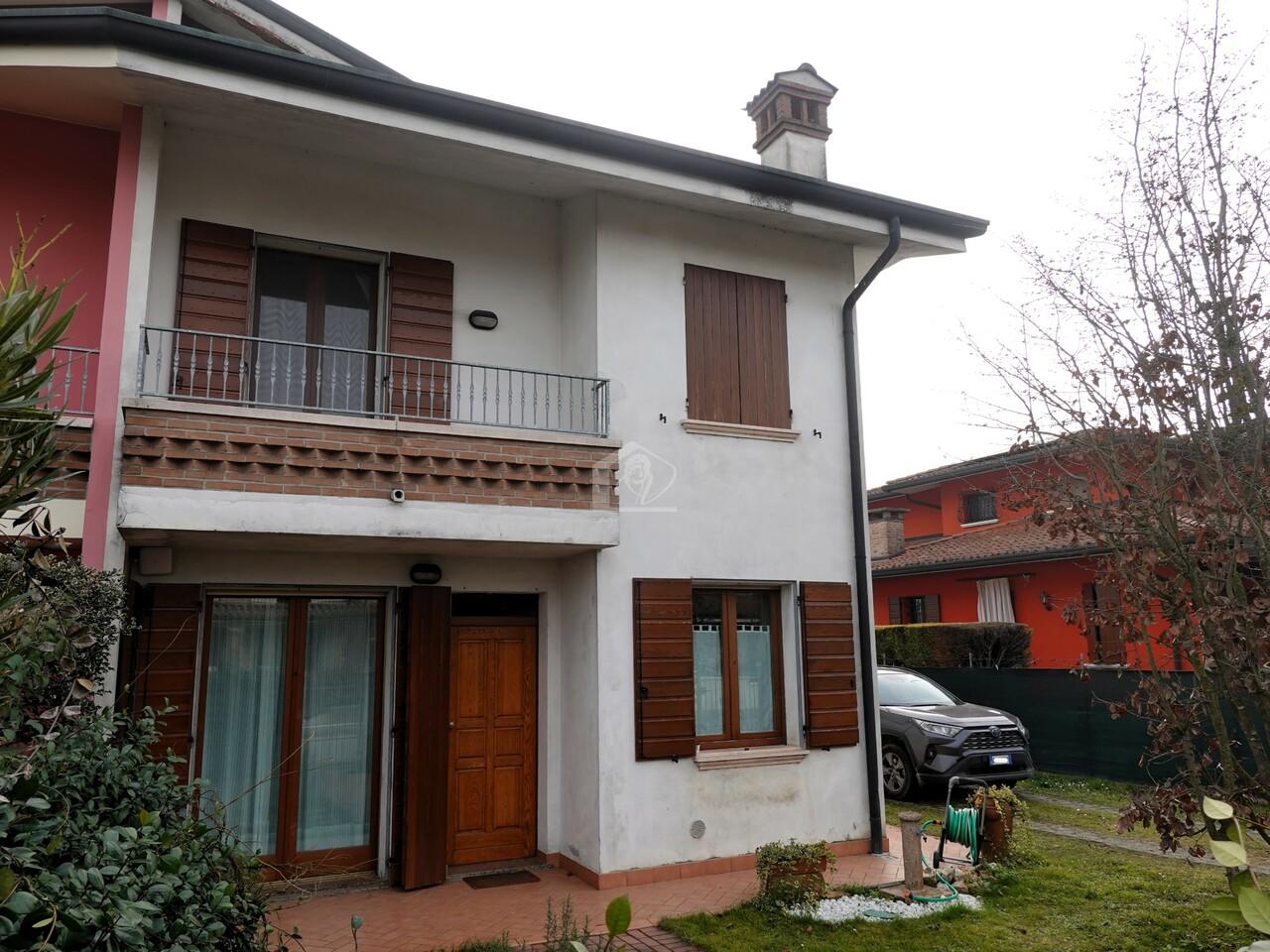 Villa a schiera in vendita a Motteggiana