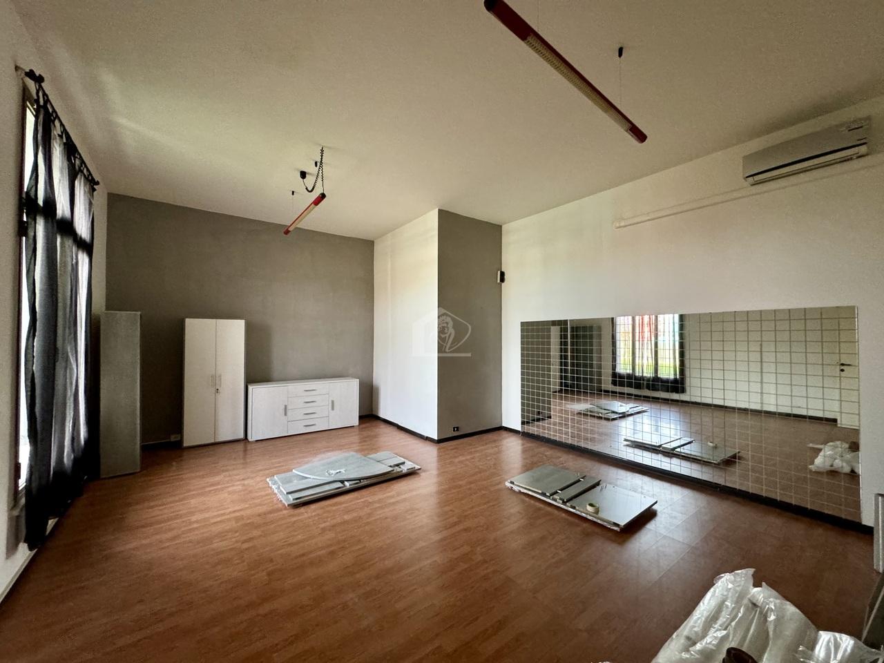 Negozio in , Suzzara, {3} - Foto 1