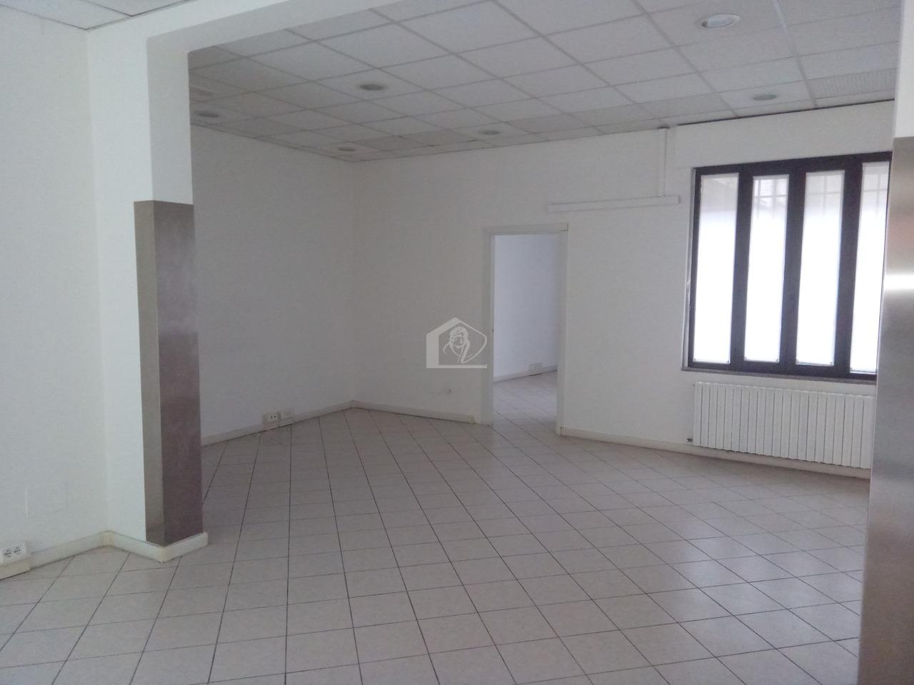 Negozio in , Suzzara, {3} - Foto 2