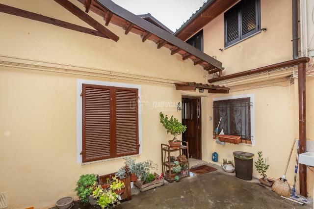 3-room flat in Via Giuseppe Garibaldi, Chieri - Photo 1