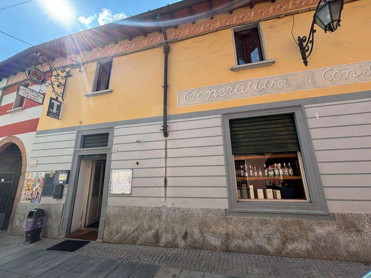 Negozio in , Besano, {3} - Foto 1
