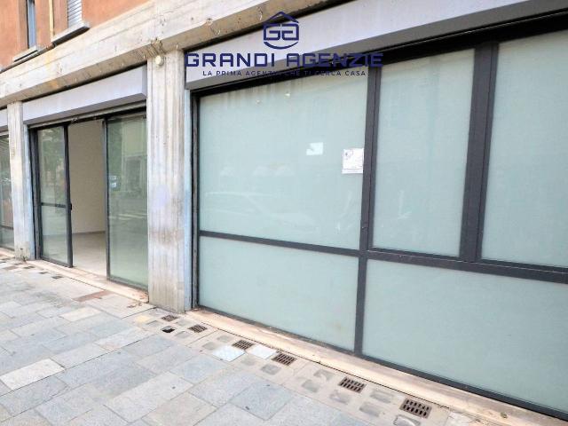 Geschäft in Strada Matteo Renato Imbriani, Parma - Foto 1