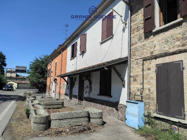 4-room flat in Strada Argini Parma 22, Parma - Photo 1