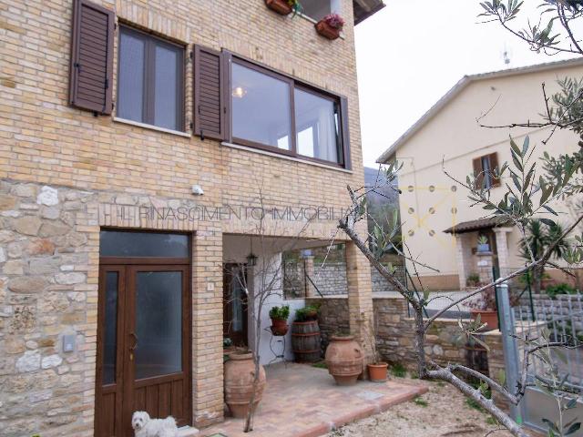 Casa indipendente in Via Fosso Rosceto 1, Assisi - Foto 1