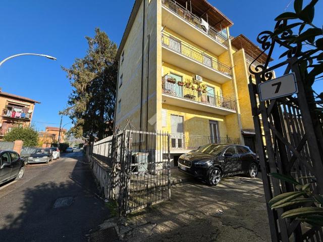 3-room flat in Via Antonio Rosmini 5, Cave - Photo 1