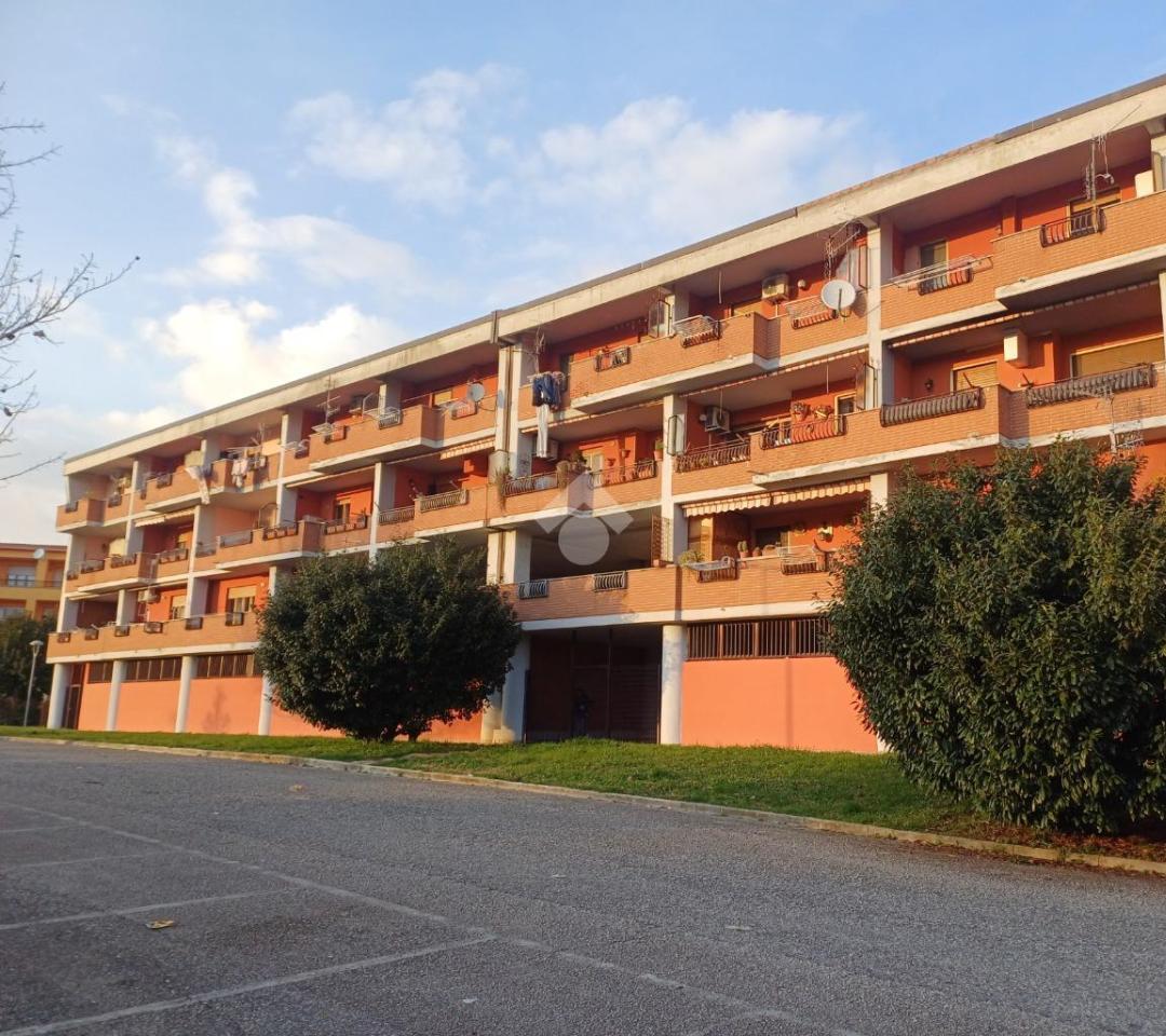Negozio in Via Falcone E Borsellino 3, Cave, {3} - Foto 1