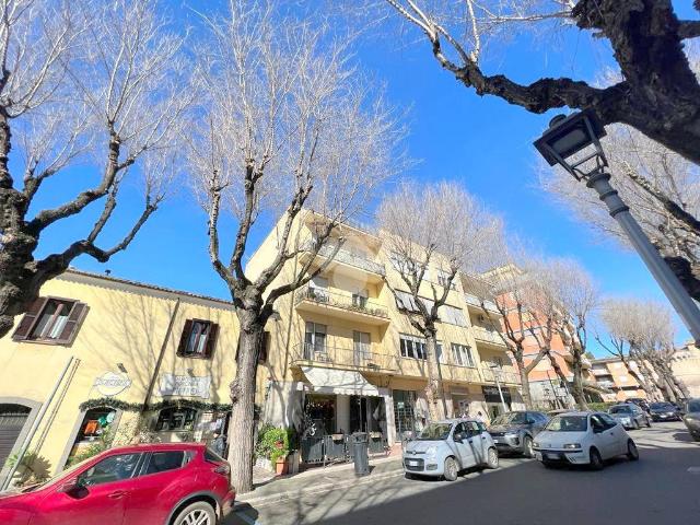 4-room flat in Viale Oberdan 1, Velletri - Photo 1