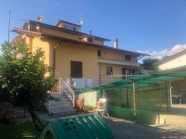 Terraced house in Via Puliche,  389, Massa - Photo 1