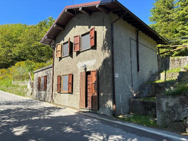 Villa in Strada Provinciale di San Pellegrino in Alpe 1, Castiglione di Garfagnana - Foto 1