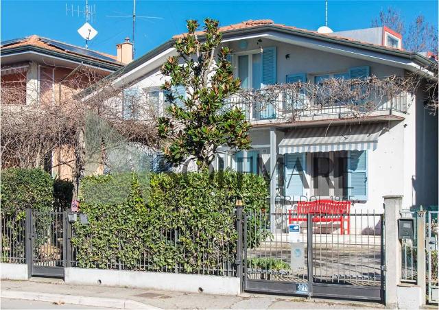 Casa indipendente in Via Saffi, 135, Cesenatico - Foto 1