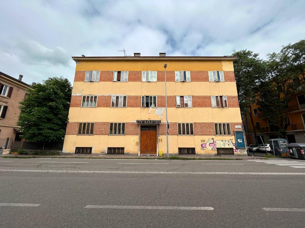 Palazzina commerciale in Viale Trento E Trieste 34, Modena, {3} - Foto 1