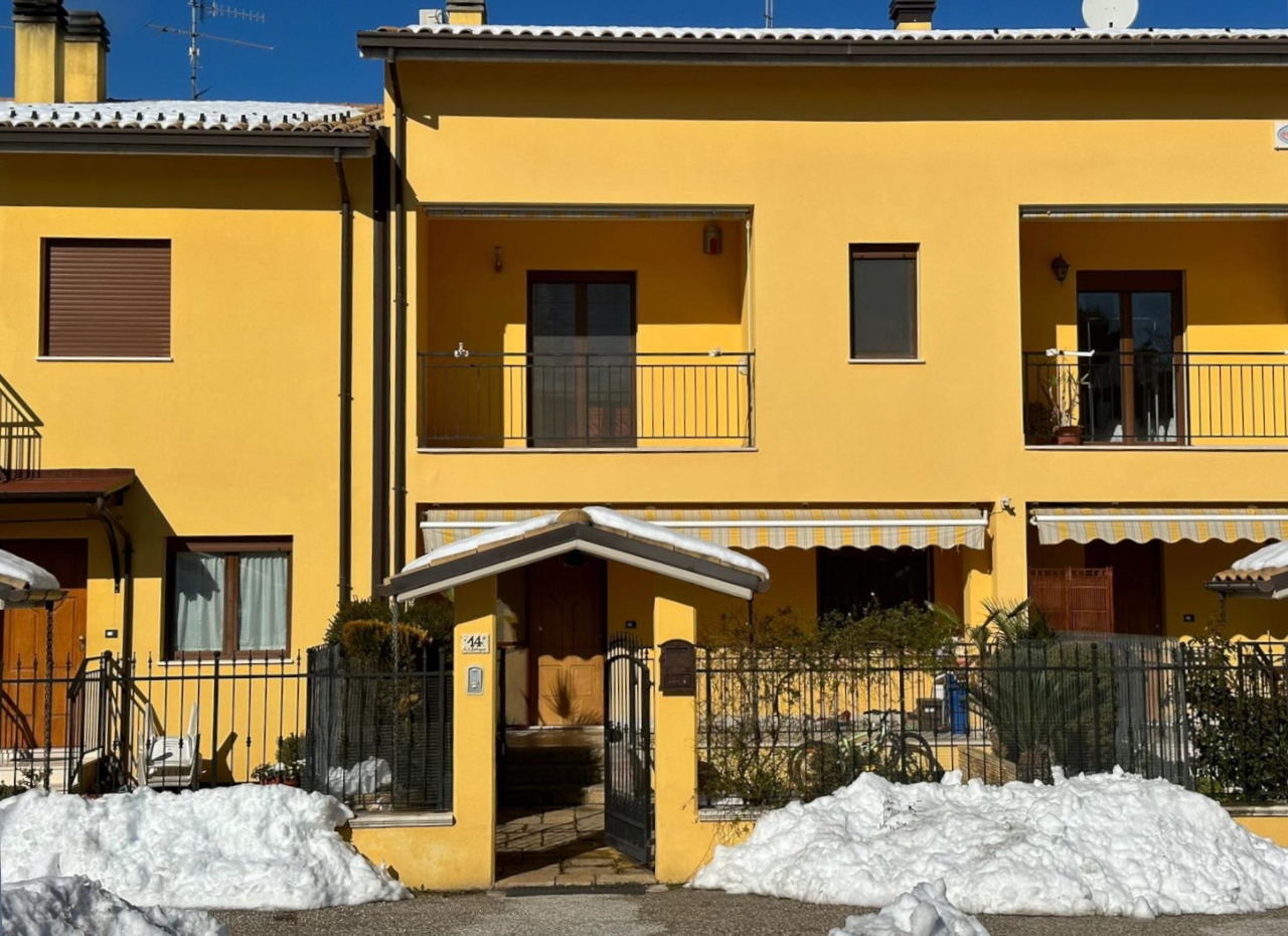 Villa a schiera in vendita a San Valentino In Abruzzo Citeriore