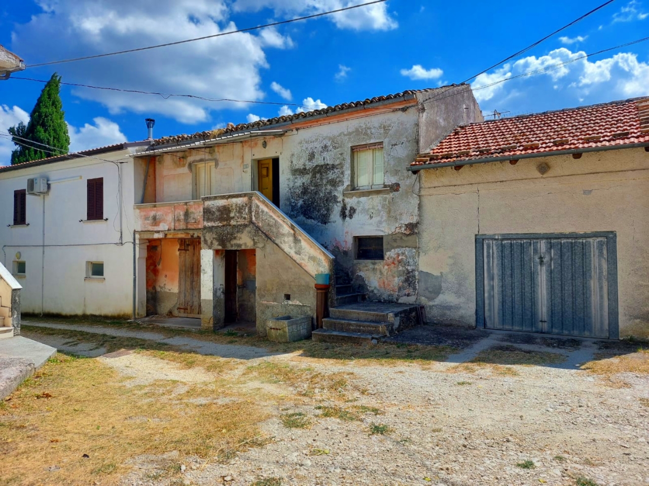 Casale in vendita a Civitaquana