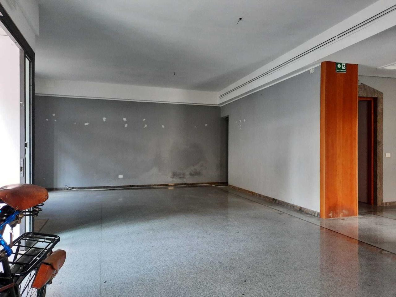 Palazzina commerciale in Carpaneto, Carpaneto Piacentino, {3} - Foto 2