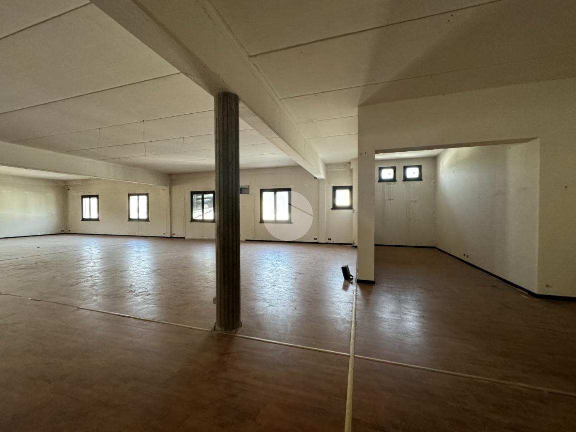 Capannone in Via Glera 20, Villa Di Serio, {3} - Foto 1