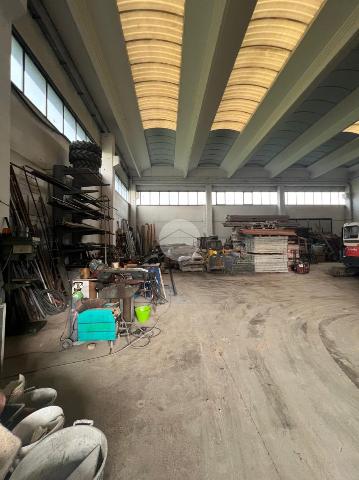 Industrial shed in Via Padergnone, Grassobbio - Photo 1