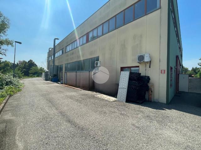 Industrial shed in Via Alessandro Manzoni 7, Albano Sant'Alessandro - Photo 1