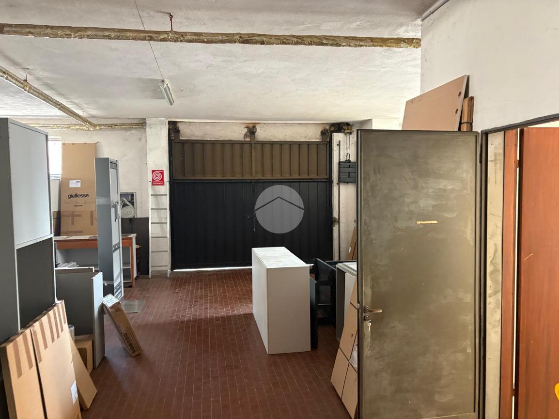 Capannone in Via Europa, Gorle, {3} - Foto 1