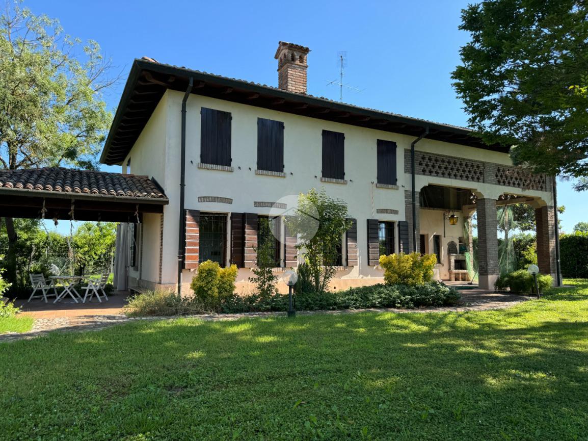 Villa in vendita a Curtatone