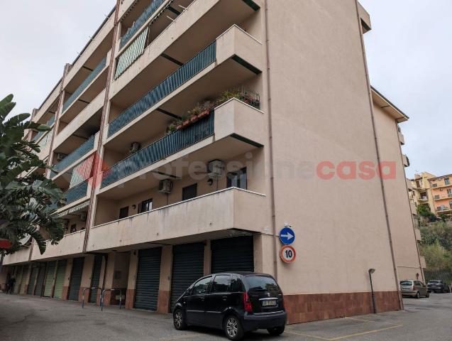 4-room flat in Via Sbarre Superiori  205, Reggio di Calabria - Photo 1