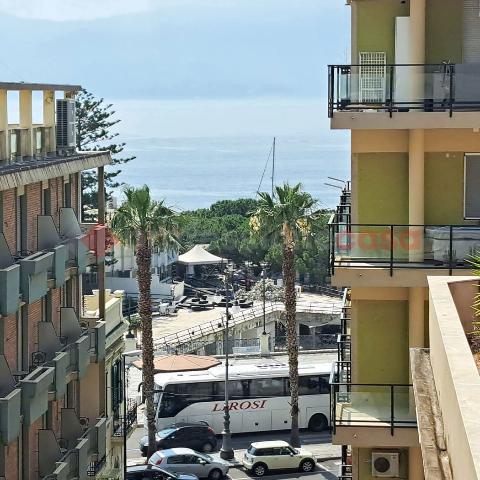 4-room flat in Via Francesco Cananzi 5b, Reggio di Calabria - Photo 1