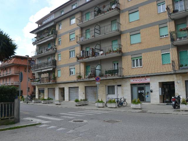 Negozio in Via Bartolomeo Colleoni 58, San Benedetto del Tronto - Foto 1