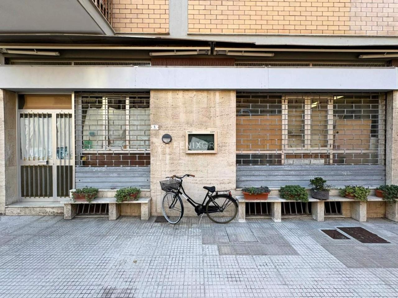 Palazzina commerciale in Via Trentino 5, San Benedetto Del Tronto, {3} - Foto 1
