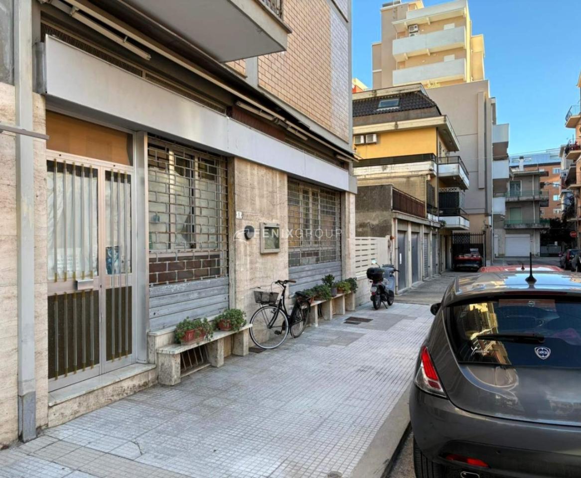 Palazzina commerciale in Via Trentino 5, San Benedetto Del Tronto, {3} - Foto 2
