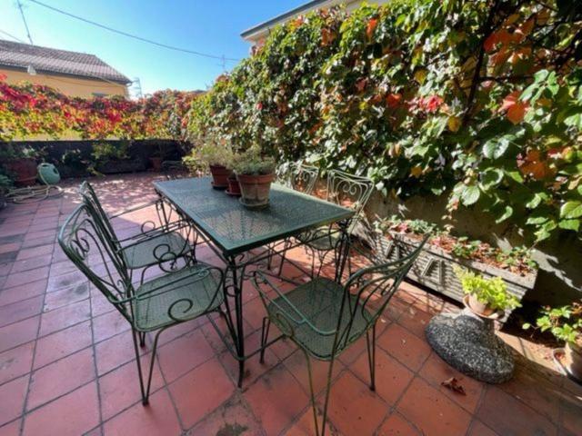 Villa in Quartiere Viale Adua - San Biagio, Pistoia - Foto 1