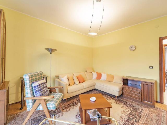 4-room flat in Via Cesare Battisti  107, Caraglio - Photo 1