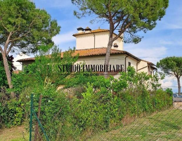 Country house or cottage in Strada Provinciale Siena Cortona, Cortona - Photo 1