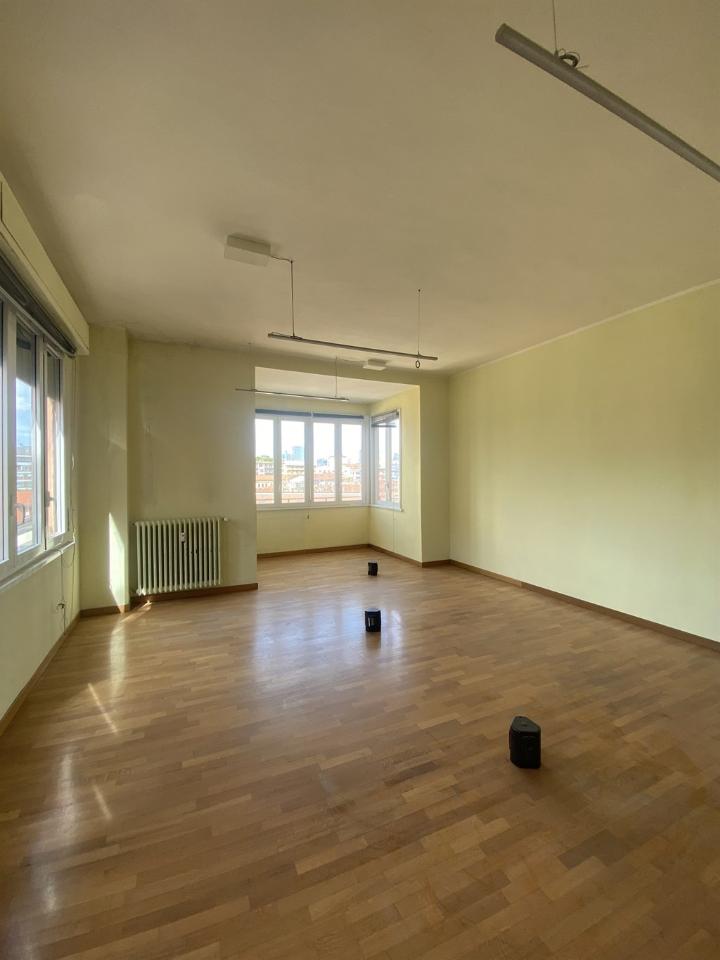 Ufficio in Corso Sempione 4, Milano, {3} - Foto 2