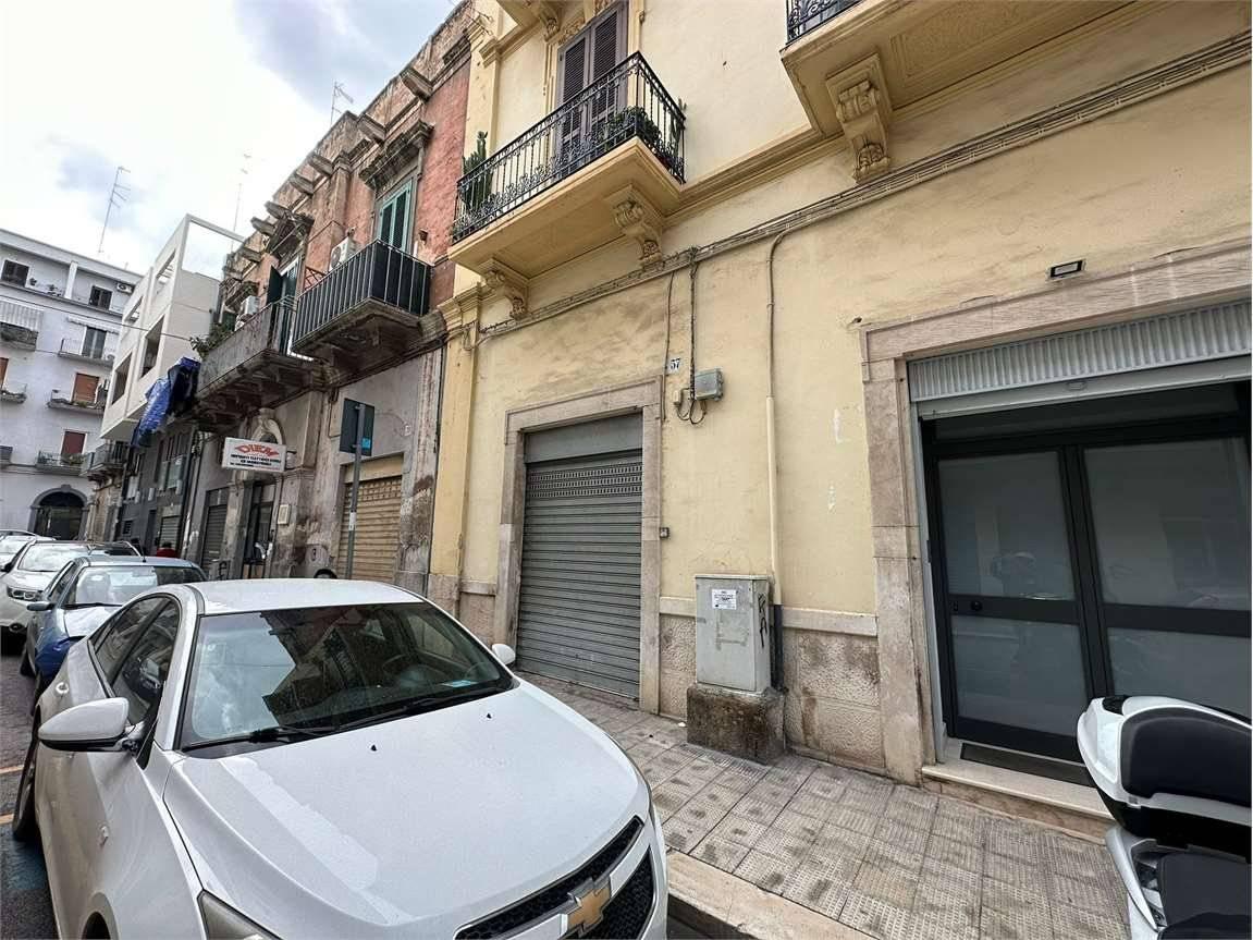 Magazzino in Via Andrea Angiulli, 57, Bari, {3} - Foto 1