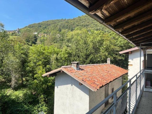 2-room flat in Via Ponte Luio, Albino - Photo 1