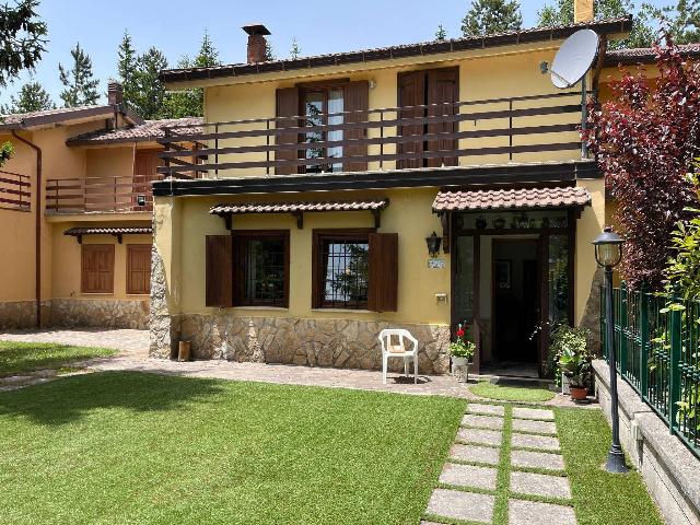 4-room flat in Slargo del Pino, Rocca di Mezzo - Photo 1