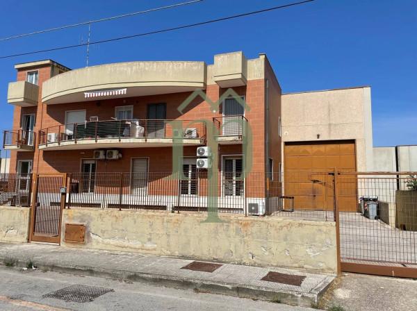Capannone in , Modugno, {3} - Foto 1