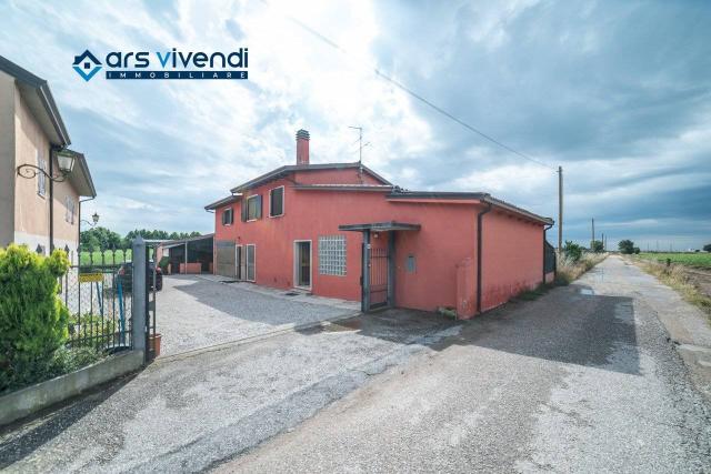 Detached house in Via Fossa Crear, San Giovanni Lupatoto - Photo 1